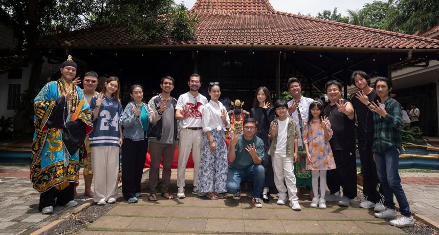 《粽邪4》衝印尼撞邪靈！宗教顧問當眾「砍背割舌」流血 導演嚇瘋：根本不敢看